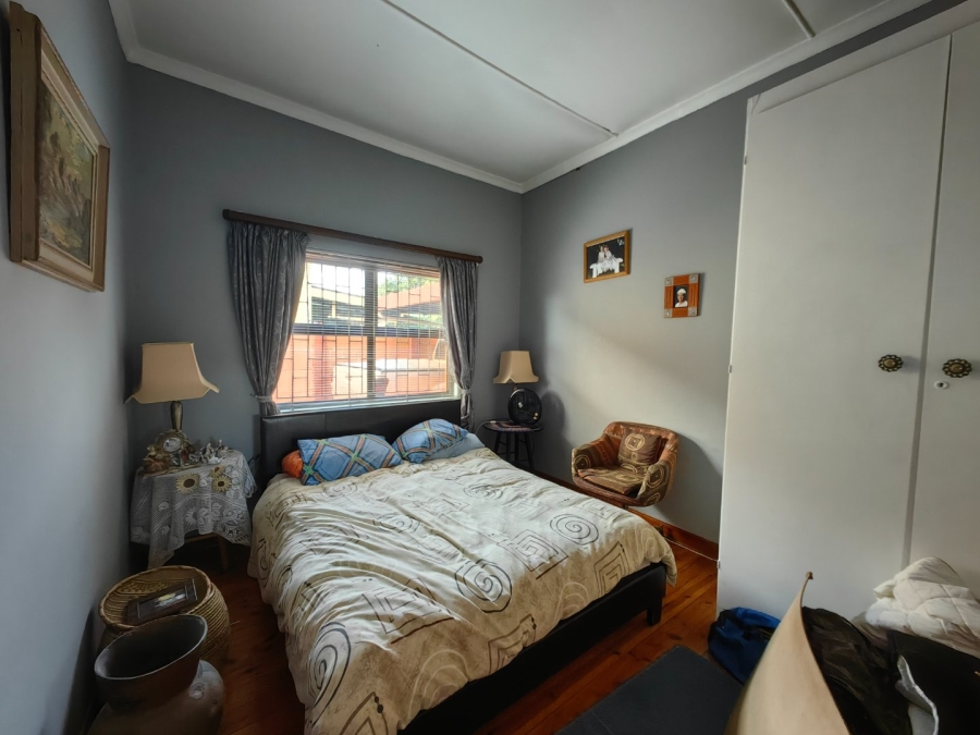 6 Bedroom Property for Sale in Glenlilly Western Cape